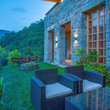 Stayvista At Sylvana Villas With Lawn, Bbq And Jacuzzi Kasauli Esterno foto