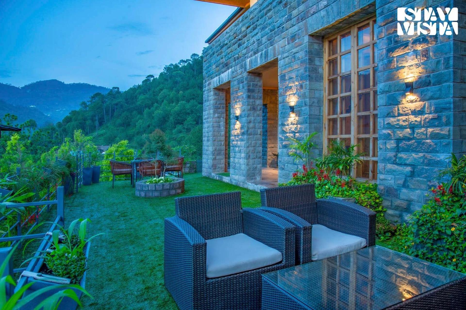 Stayvista At Sylvana Villas With Lawn, Bbq And Jacuzzi Kasauli Esterno foto