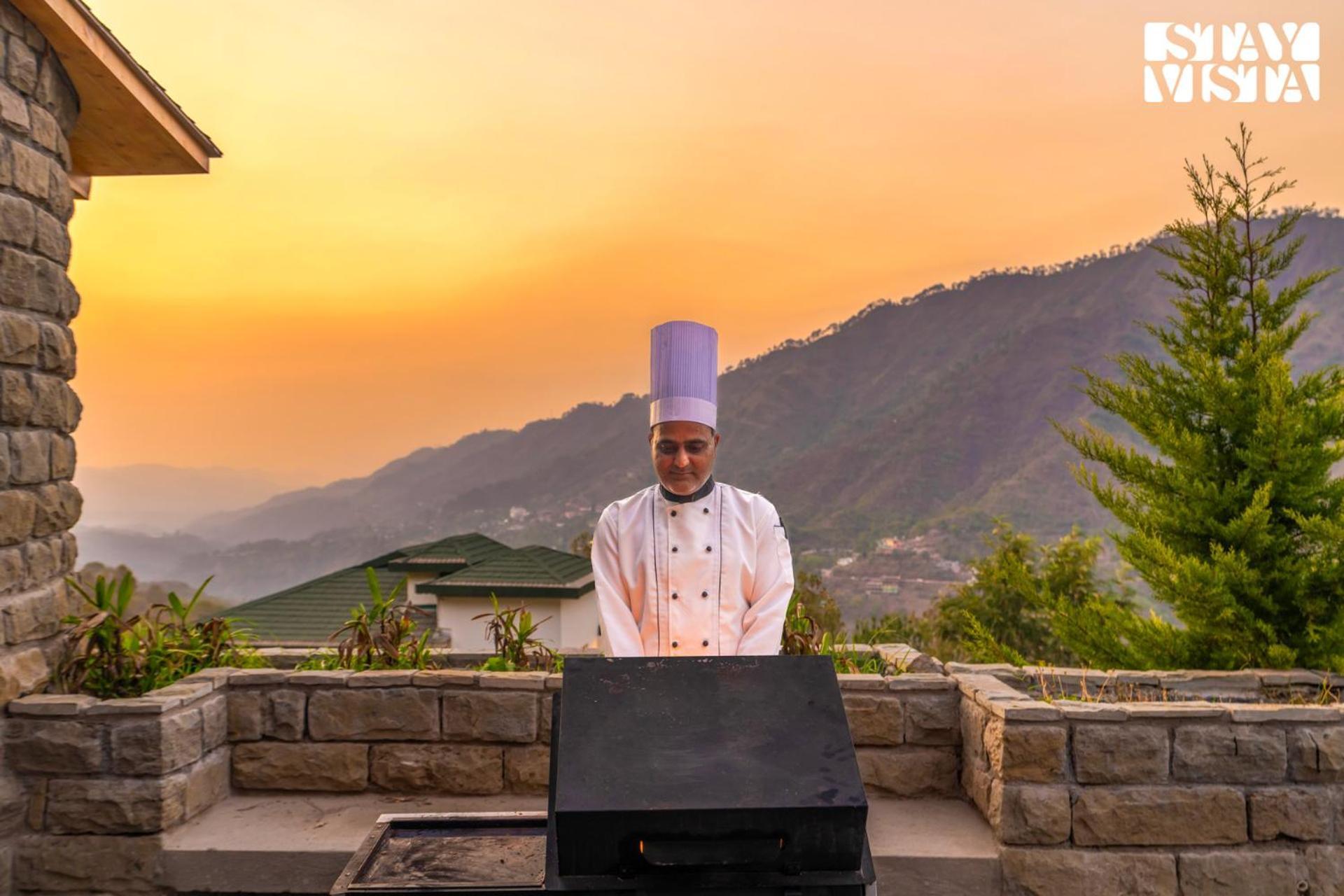 Stayvista At Sylvana Villas With Lawn, Bbq And Jacuzzi Kasauli Esterno foto