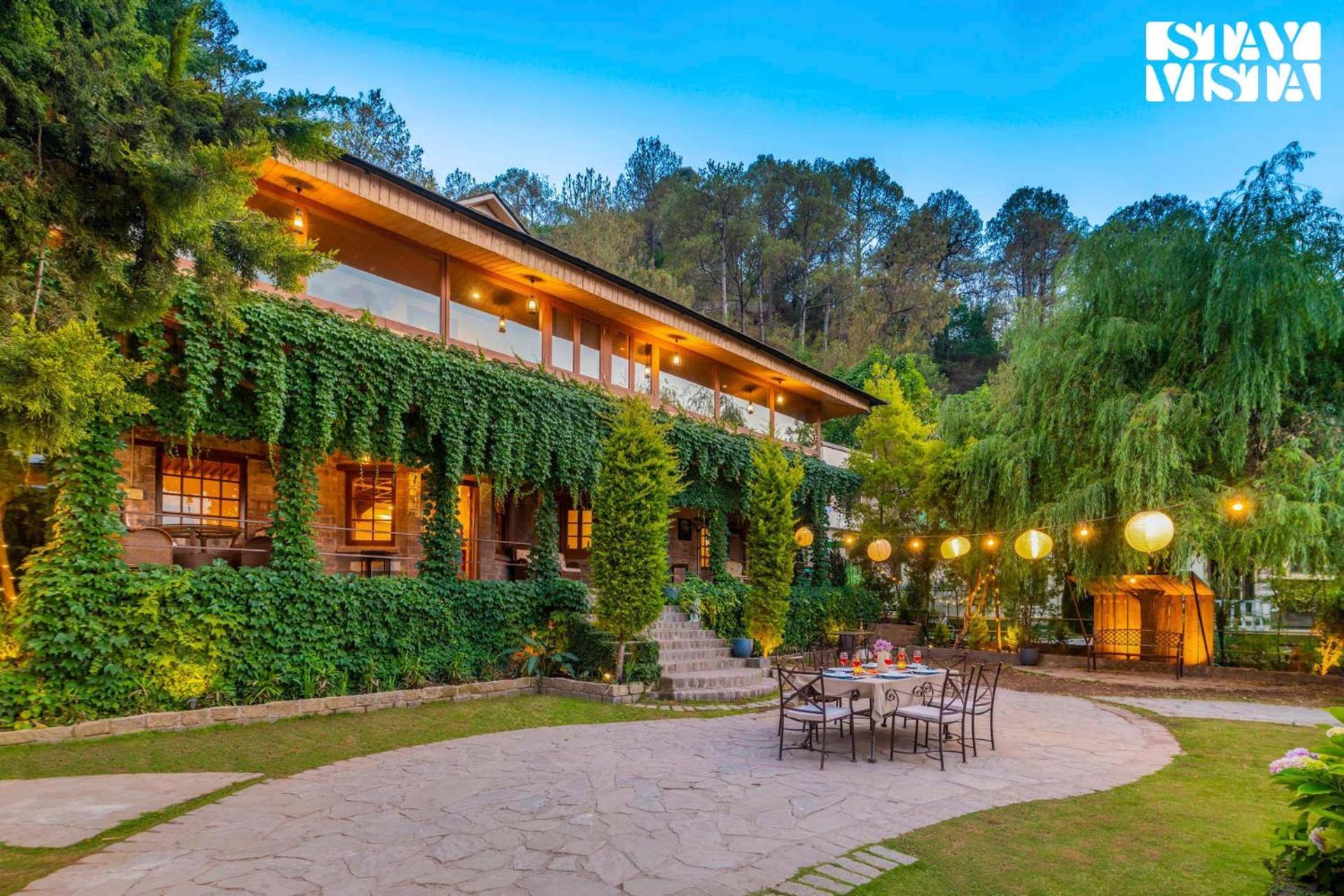 Stayvista At Sylvana Villas With Lawn, Bbq And Jacuzzi Kasauli Esterno foto